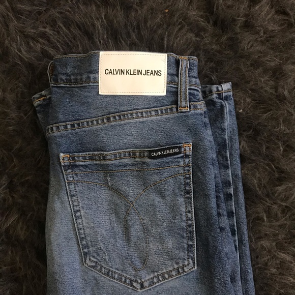 Calvin Klein Jeans - Picture 2 of 4